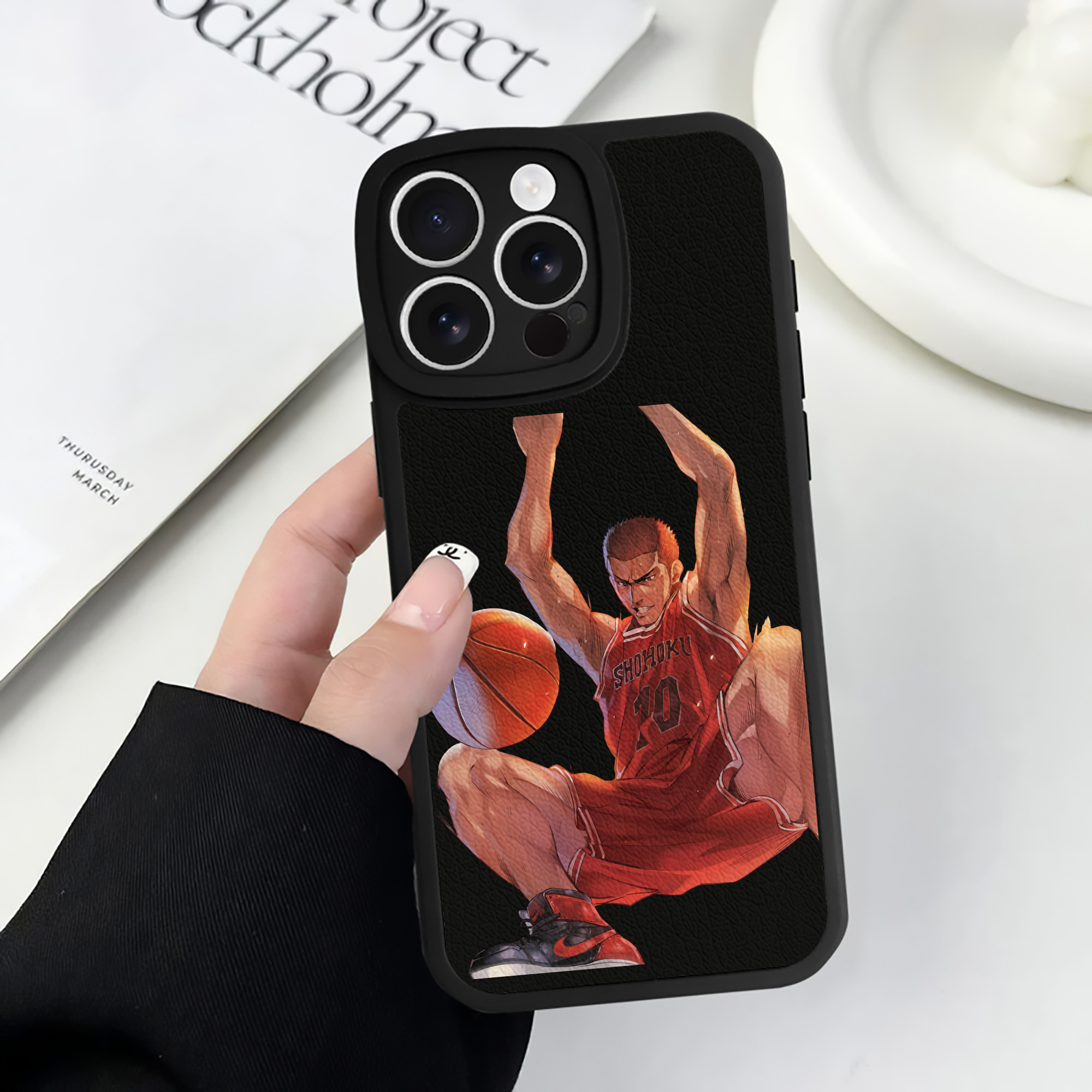 （画像用） SLAM DUNK／スラムダンク 【iPhone 16シリーズ対応】シリコンスマホケース（レザー調） 材質：シリコン